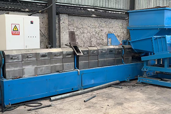 塑料片材設(shè)備